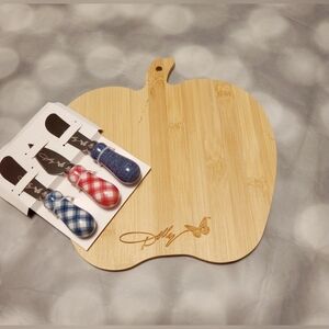 Dolly Parton Bamboo Apple-Shaped Cutting Board with Plaid Spreaders